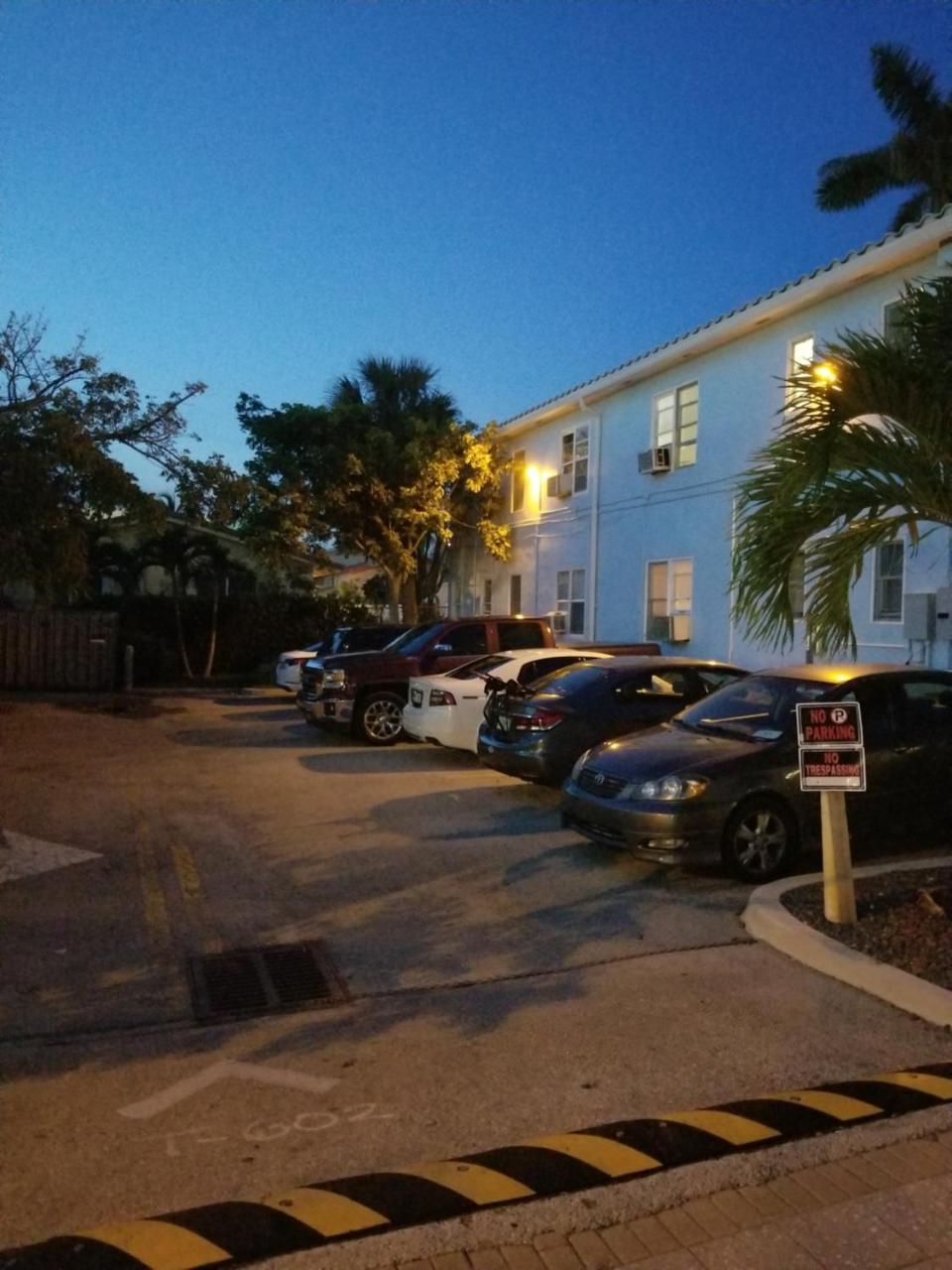 Motel Charter House Hollywood Exterior foto